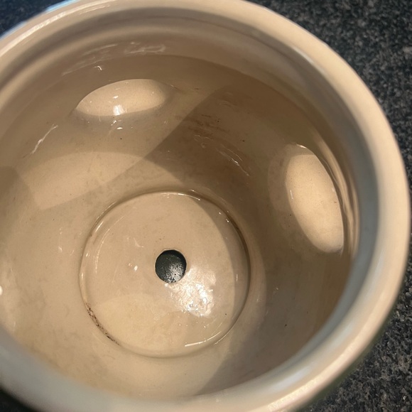 Vintage herb pot. Excellent vintage condition many spots on the sides for herbs. - Picture 7 of 8